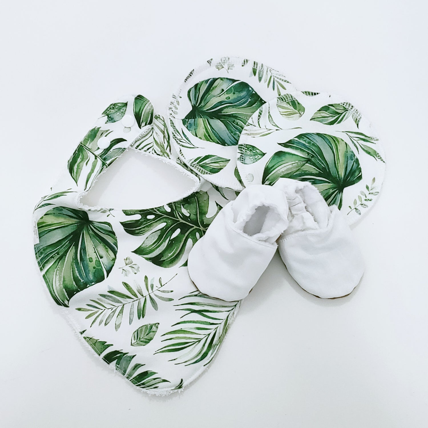 Mum and bub gift box | Green Leave - Nappie Cakes