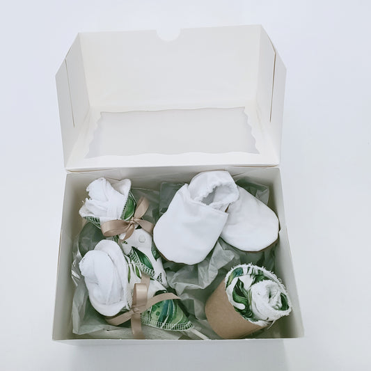 Mum and bub gift box | Green Leave - Nappie Cakes